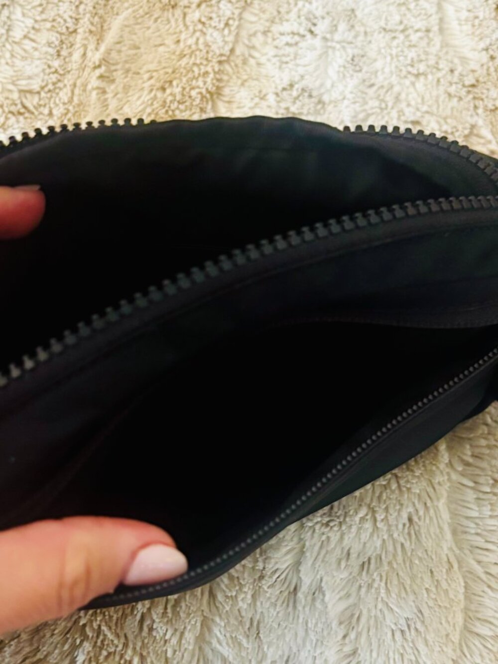 Lululemon Cross Bag - Picture 2 of 4